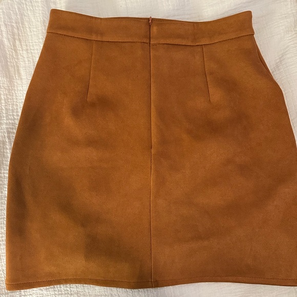 Orange suede skirt - Picture 4 of 4